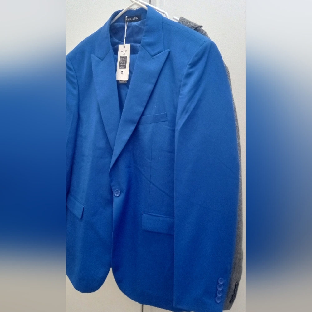 WangYue Mens Suit W/Vest and Pants